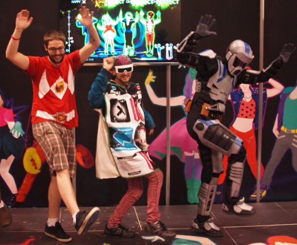 Fan Expo: Cosplay Dancing at The Just Dance 4 Booth