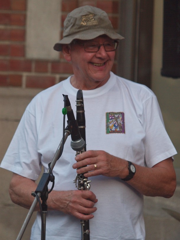 Baches Jazz Festival : Smiling Clarinet Player from the Downtown Dixieland Band