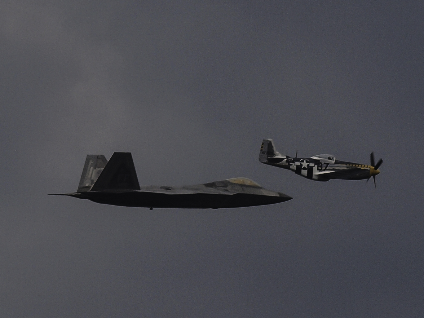 Capt Mondo s Photo Blog Blog Archive USAF F 22 P 51 Mustang 